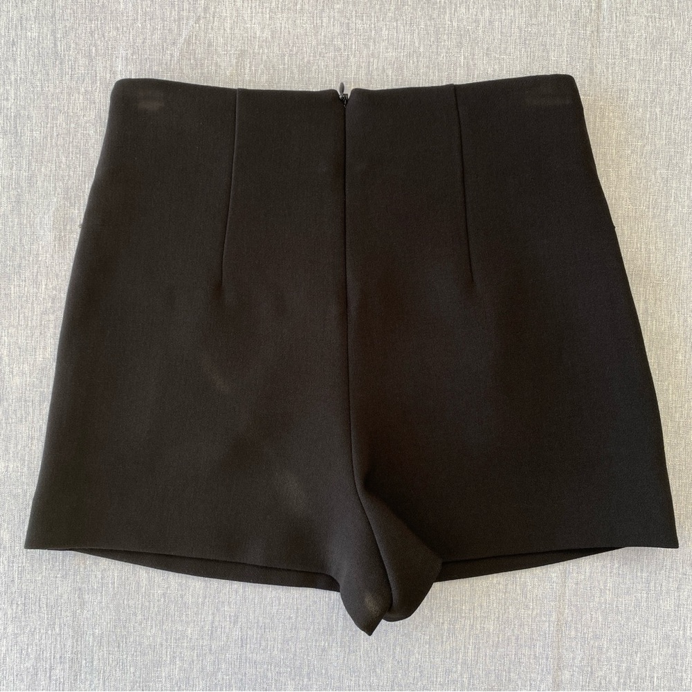 Aritzia Wilfred | Minimalist High-Waist Tailored Shorts Black - Picture 5 of 11